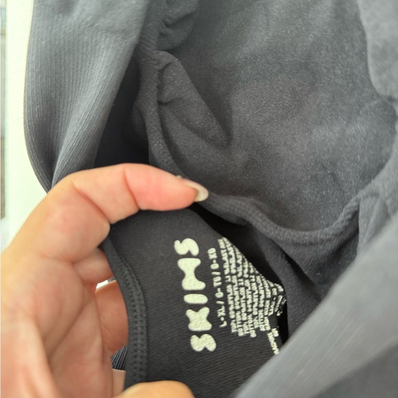 SKIMS Black Sculpting Jumpsuit - Picture 6 of 7